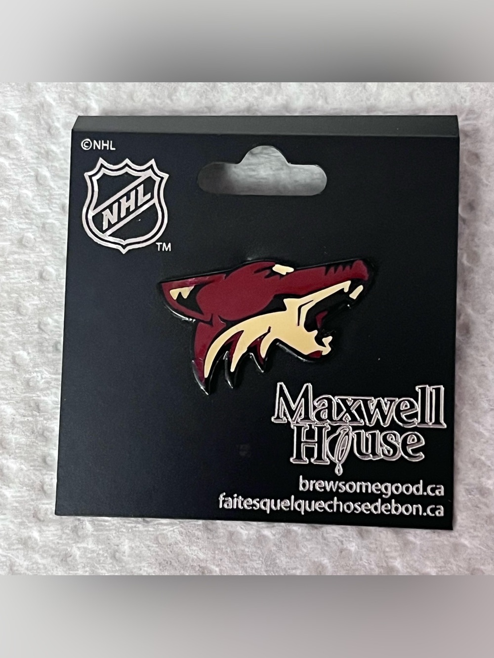 NHL Arizona Coyotes Enamel Pin - Maroon, Cream, Black